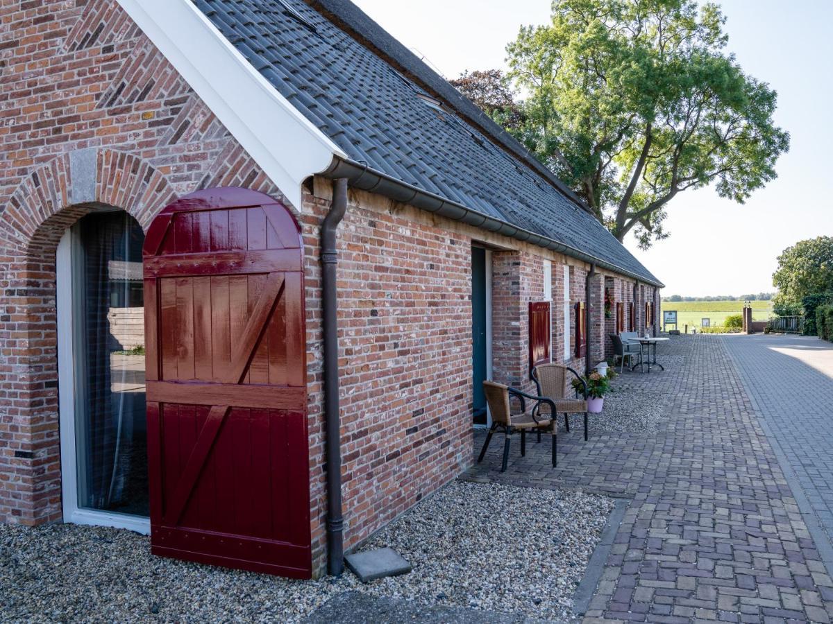 De Raayhof Bed & Breakfast Doornenburg Bagian luar foto